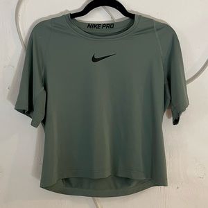 Nike Deep Sage Gree  Cropped Workout Tee